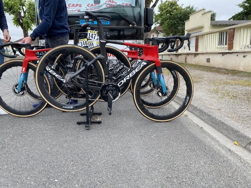 Vélos et matériel des pros sur le Critérium du Dauphiné 2024 de Lotto-Dstny