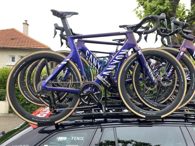 Vélos et matériel des pros sur le Critérium du Dauphiné 2024 le matériel des Alpecinin-Deceuninck