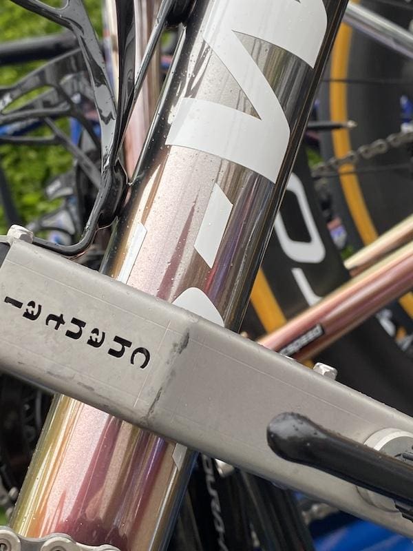 Vélos et matériel des pros sur le Critérium du Dauphiné 2024le nouveau S-Works Tarmac SL8 de Remco Evenepoel