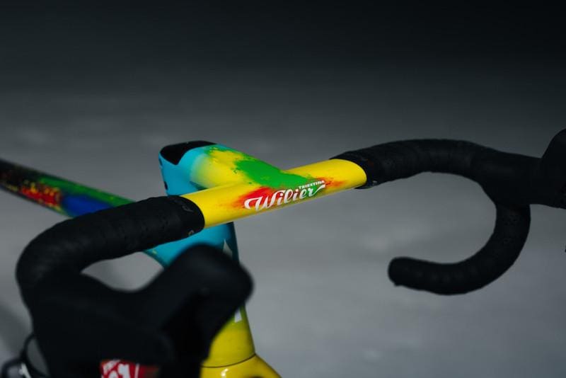 Mark Cavendish présent son Wilier Filante pour le Tour de France 2024 le CVNDSH x Filante SLR