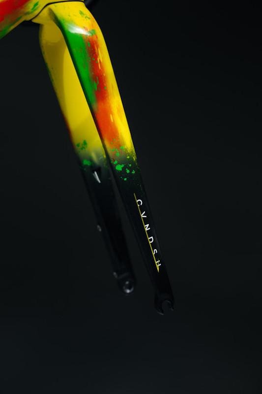 Mark Cavendish présent son Wilier Filante pour le Tour de France 2024 le CVNDSH x Filante SLR