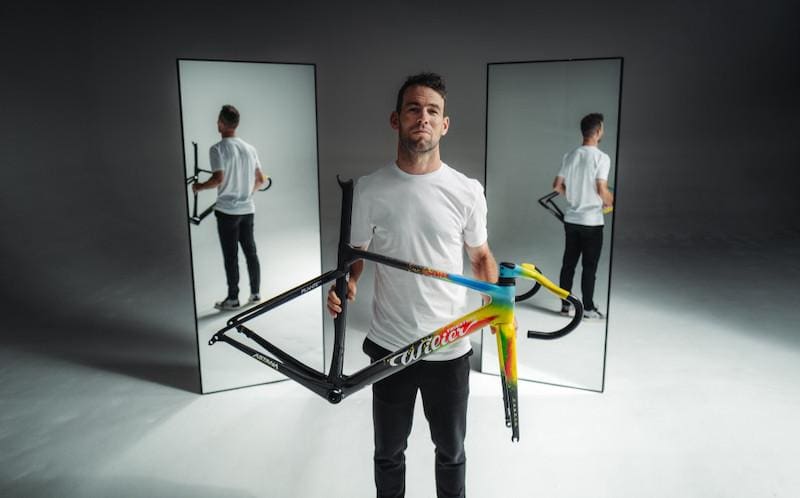 Mark Cavendish présent son Wilier Filante pour le Tour de France 2024 le CVNDSH x Filante SLR