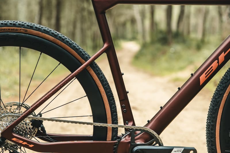 nouveau vélo gravel pour la compétition, le BH GravelX R