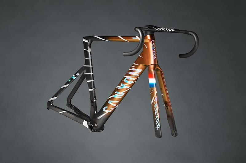Décoration Mach 874 pour les Canyon de route, de VTT de CLM et de piste