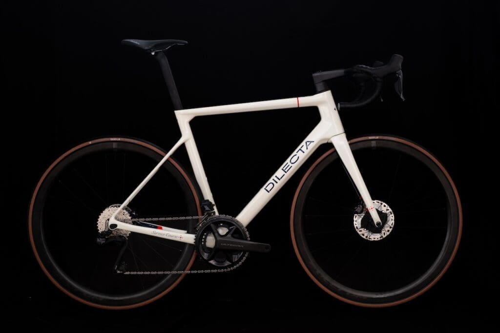 vélo et cadre monocoque carbone Dilecta Grammont