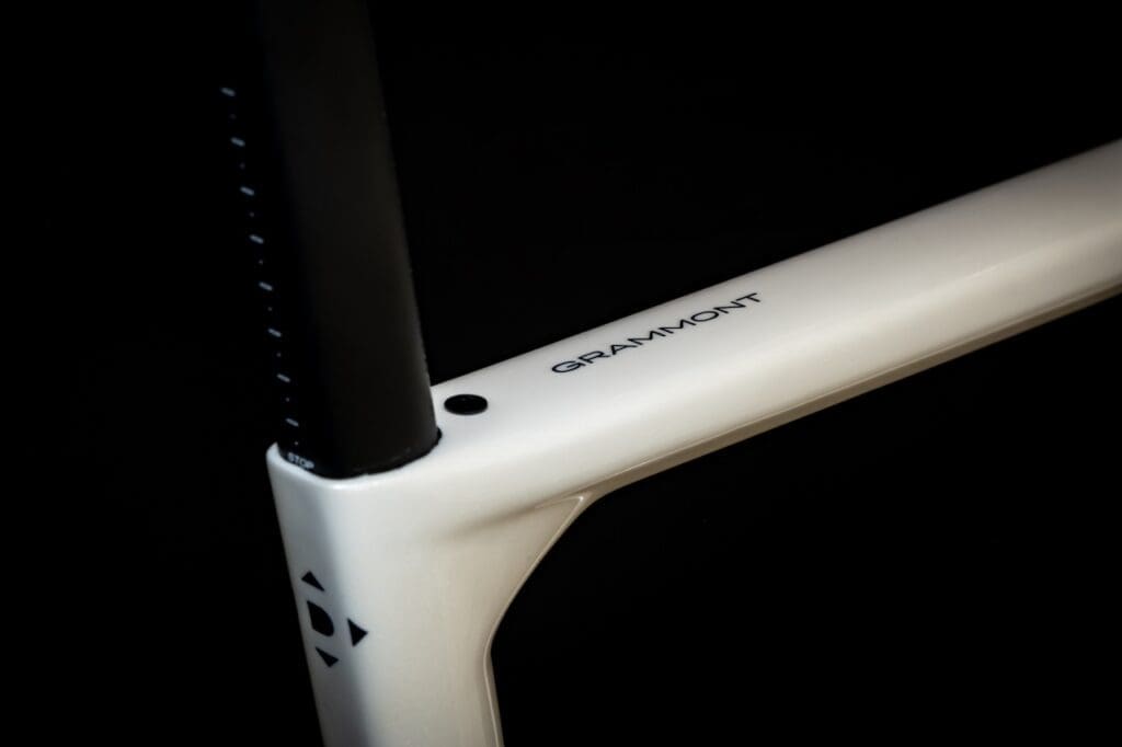 vélo et cadre monocoque carbone Dilecta Grammont