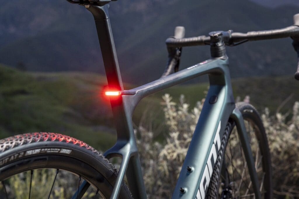 Nouveaux VAE Giant Defy Advanced E+ Elite et Liv Avail Advanced E+ Elite