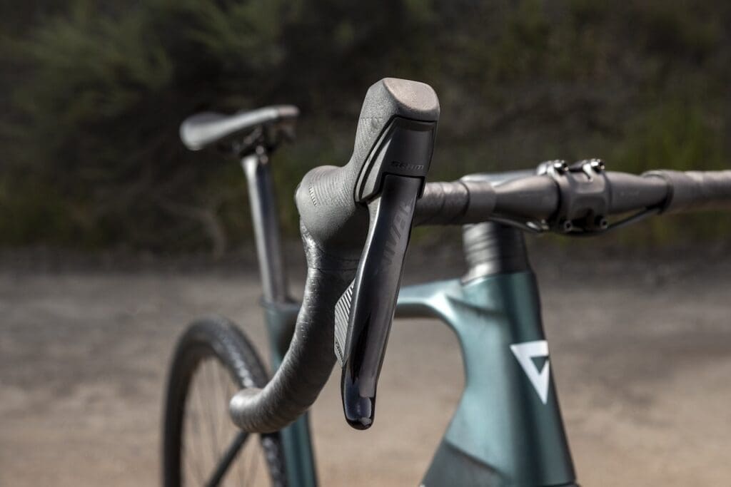 Nouveaux VAE Giant Defy Advanced E+ Elite et Liv Avail Advanced E+ Elite