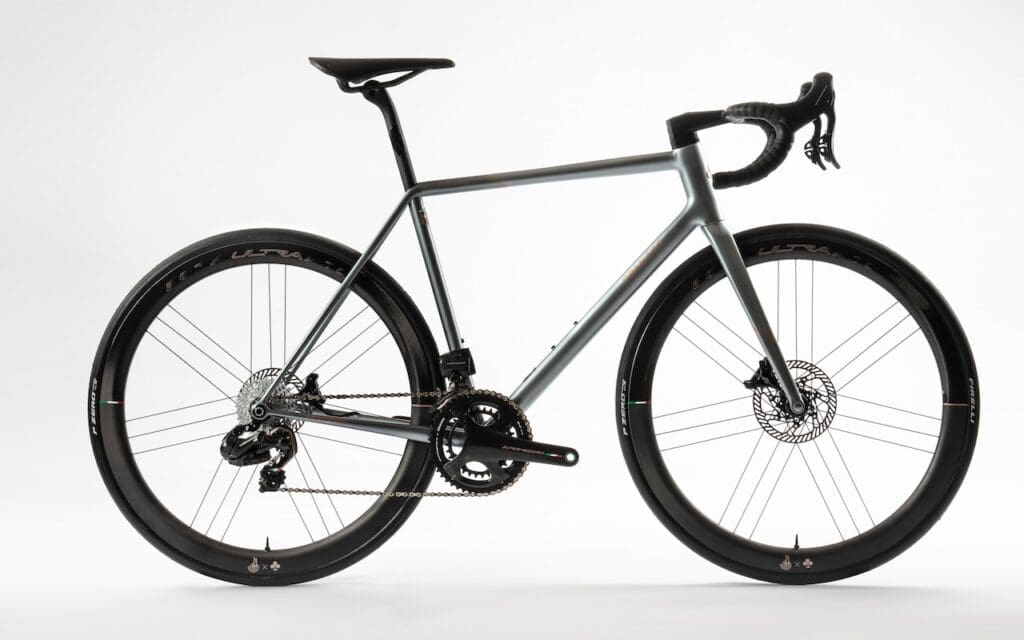 Série limitée du vélo Colnago Steelnovo pour les 70 ans de la marque