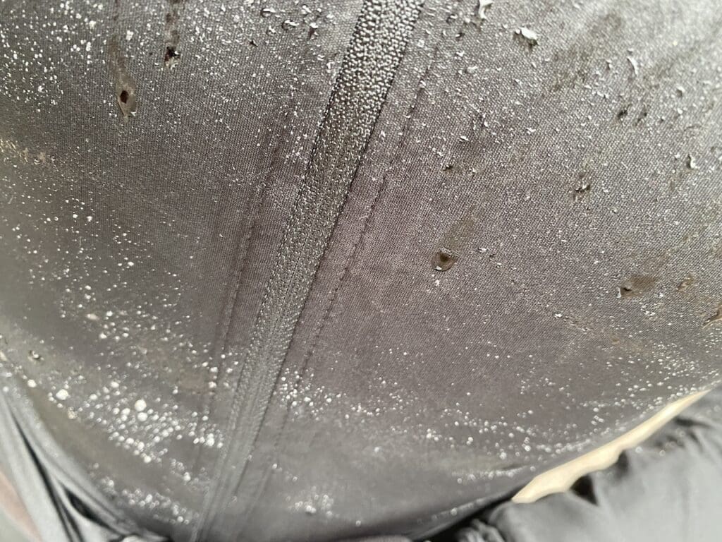 Essai de la veste de pluie Santini Magic