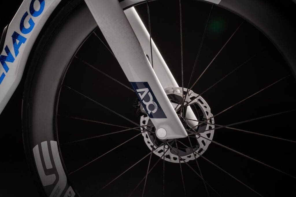 Les Colnago Y1Rs d'UAE Team ADQ pour la saison 2025