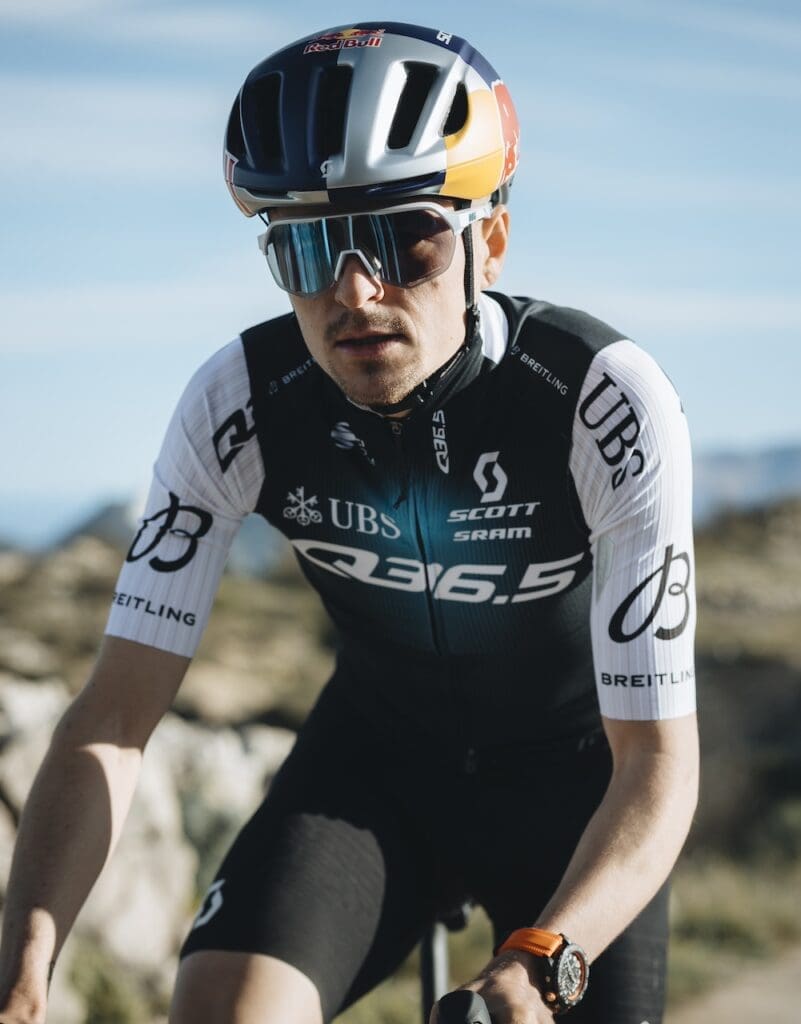 Kit 2025 de Q36.5 Pro Cycling Team