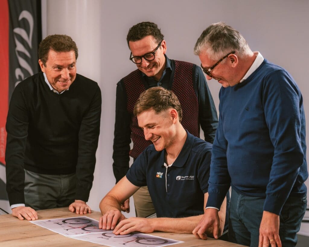 Vélo Wilier Filante SLR personnalisé pour Stefan Küng de Groupama-FDJ