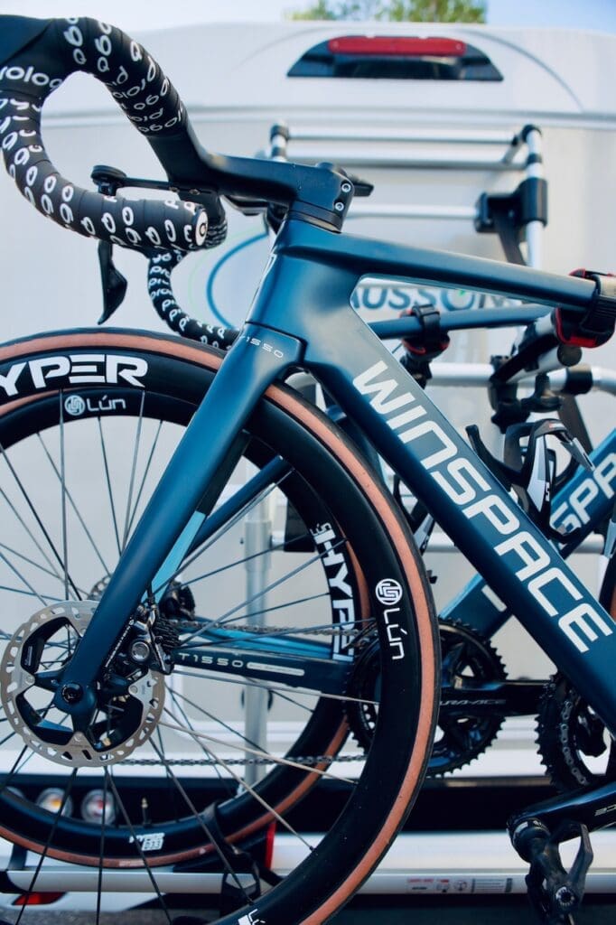 Vélo Winspace T 1550 2025 de l'équipe Winspace-Orange Seal