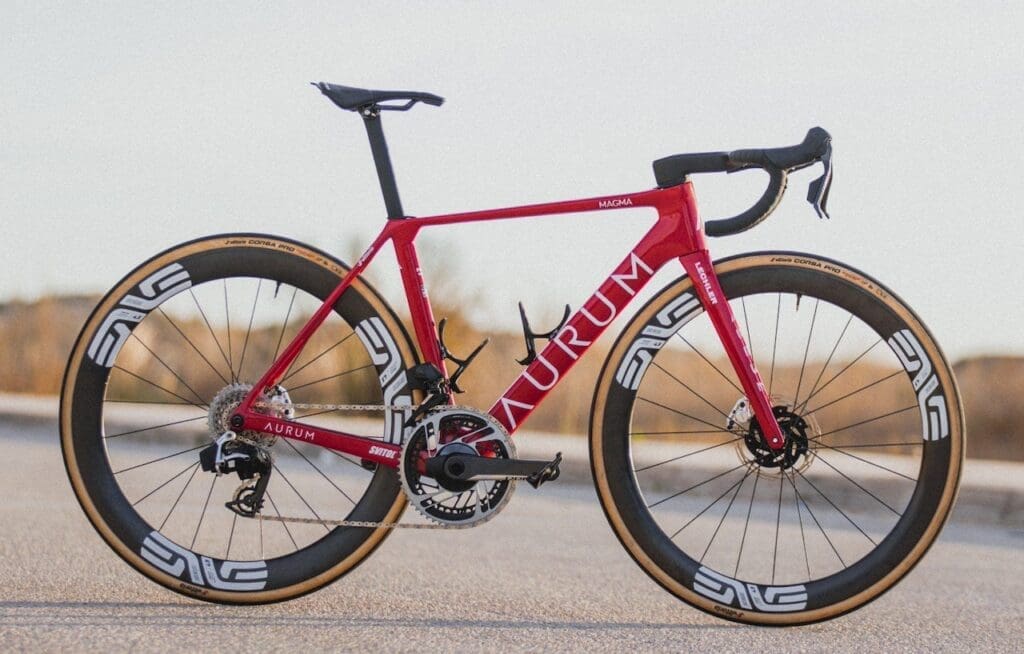 Vélo Aurum 2025 de l'équipe Polti-Viit Malta