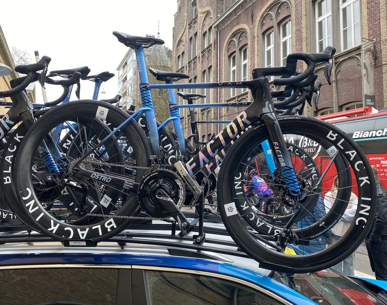 Le vélo Factor Ostro Vam utilsé par israle-Premier Tech en 2025
