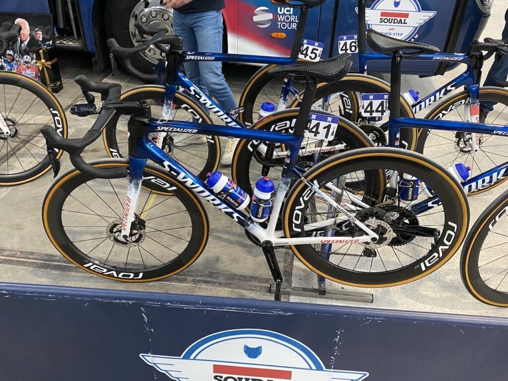 Les vélos et matériel du Omloop Het Nieuwsbald 2025