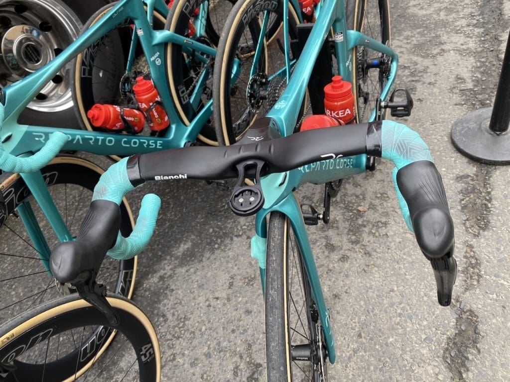 Les vélos et matériel du Omloop Het Nieuwsbald 2025