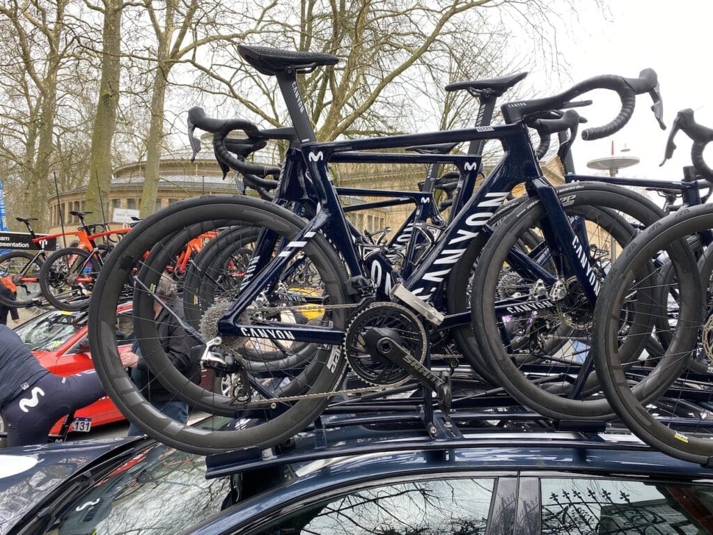 Les vélos et matériel du Omloop Het Nieuwsbald 2025