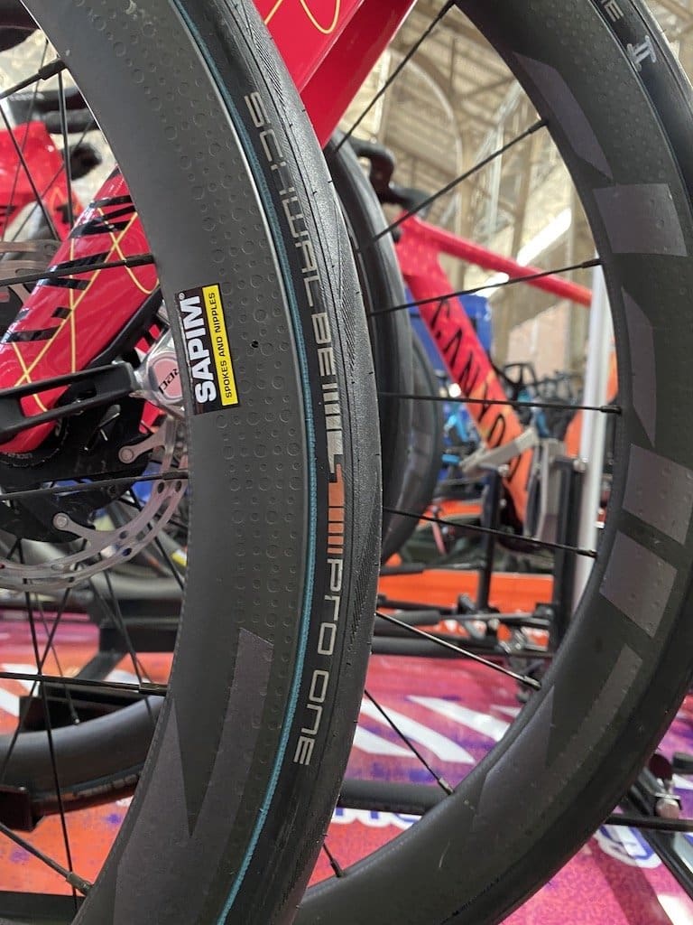 Les vélos Canyon Aeroad CFR de Canyon//Sram Zondacrypto pour 2025