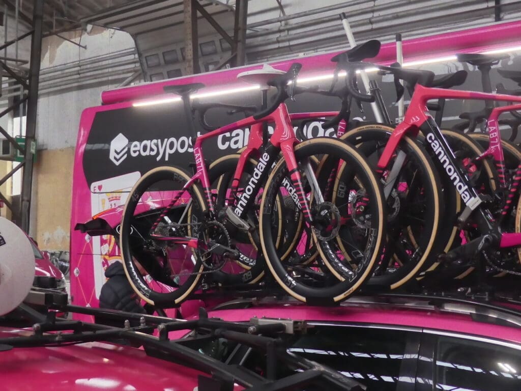 Les vélos et matériel du Omloop Het Nieuwsbald 2025