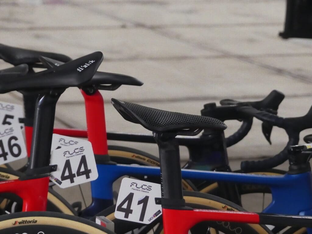 Les vélos et matériel du Omloop Het Nieuwsbald 2025