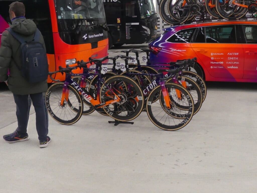Les vélos et matériel du Omloop Het Nieuwsbald 2025