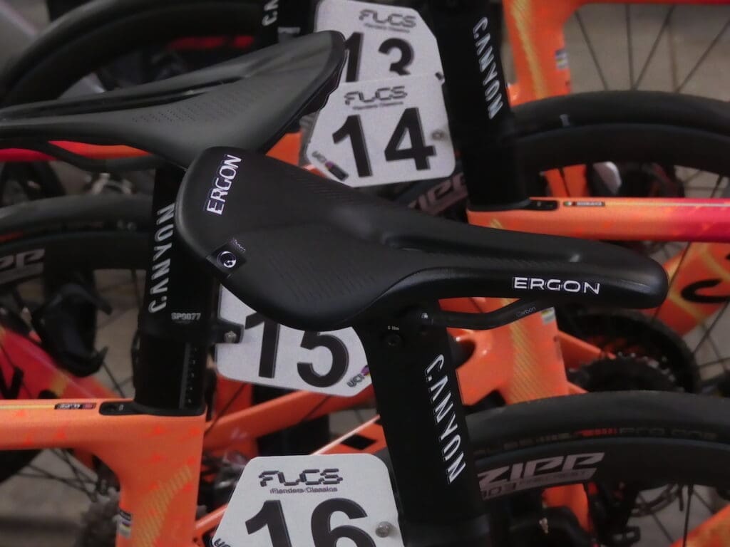 Les vélos et matériel du Omloop Het Nieuwsbald 2025