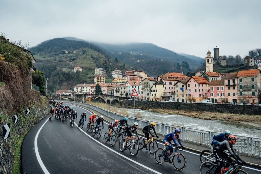 Les roues de l"'équipe Picnic-PostNL sont des Ursus Proxima Team Edition