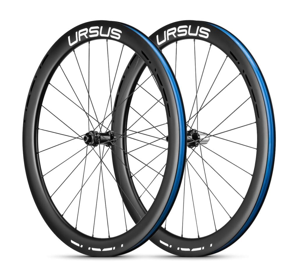 Les roues de l'équipe Picnic-PostNL sont des Ursus Proxima Team Edition