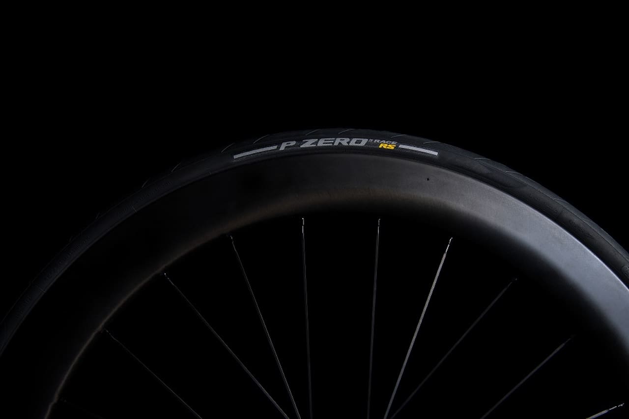Pneu à chambre à air Pirelli P Zero Race RS