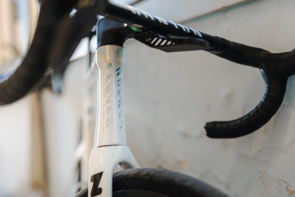 Vélo canyon Aeroad CFR de Mathieu van der Poel victorieux sur Paris-roubaix 2025