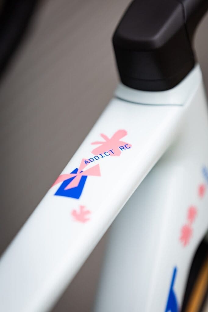 Vélo Scott Addict RC Classics Edition de tom Pidcock de l'équipe Q36.5 Pro Cycling