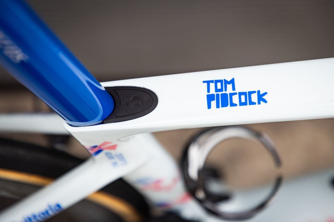 Vélo Scott Addict RC Classics Edition de tom Pidcock de l'équipe Q36.5 Pro Cycling