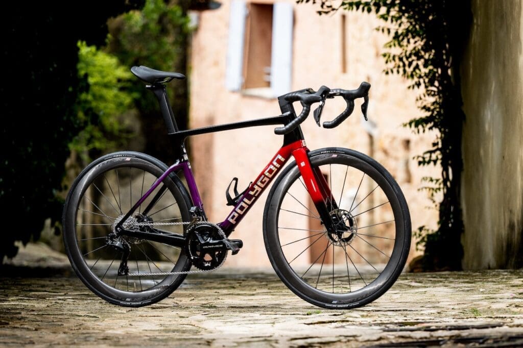 Nouveau vélo aérodynamique Polygon Bikes Helios A