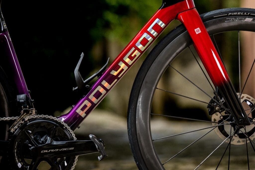 Nouveau vélo aérodynamique Polygon Bikes Helios A