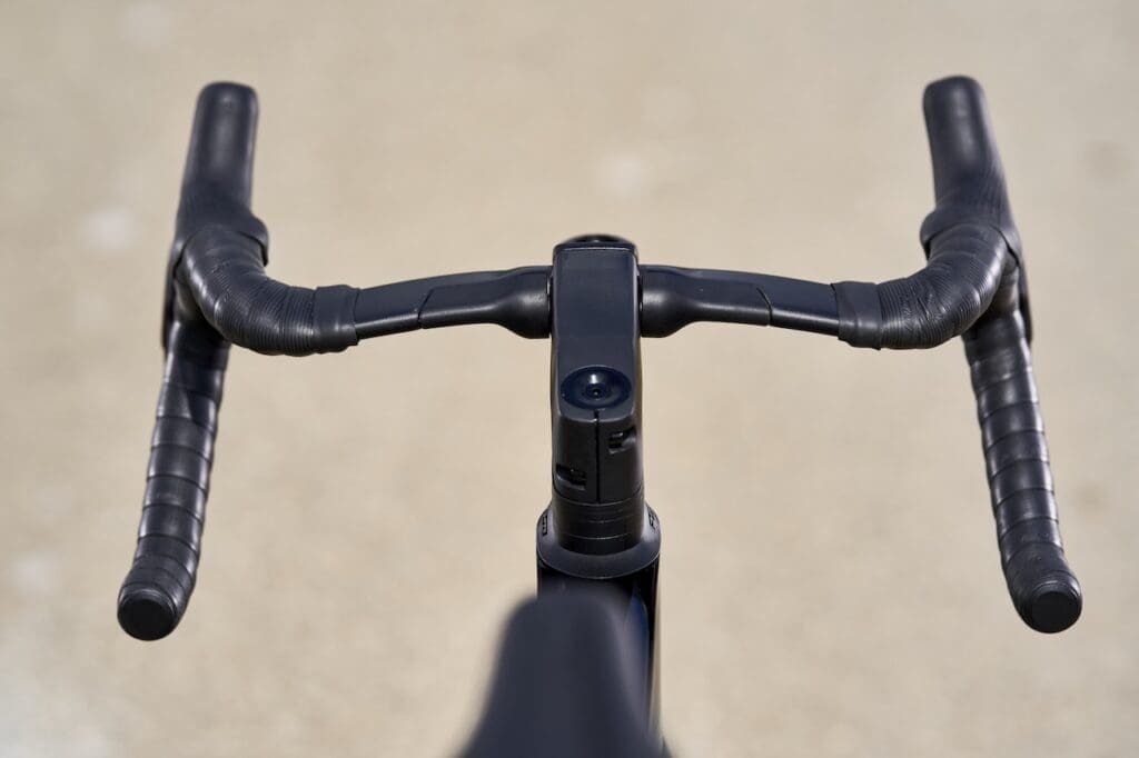 Nouveau vélo aérodynamique Polygon Bikes Helios A