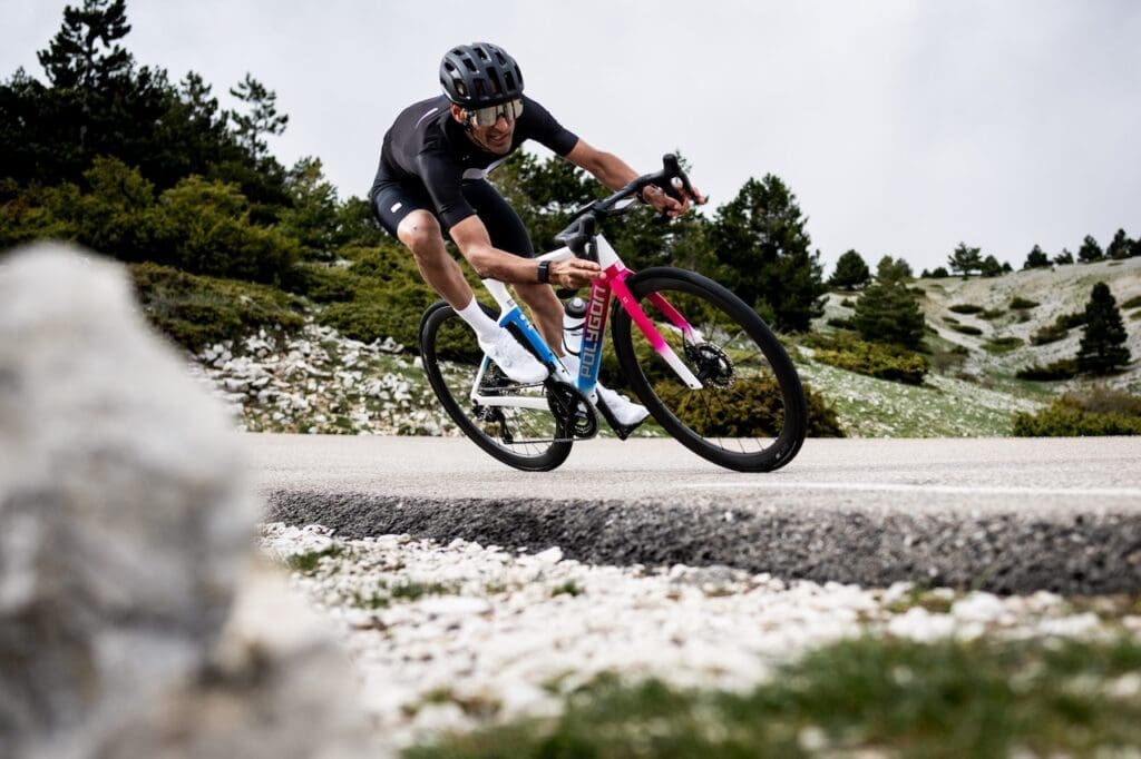 Nouveau vélo aérodynamique Polygon Bikes Helios A