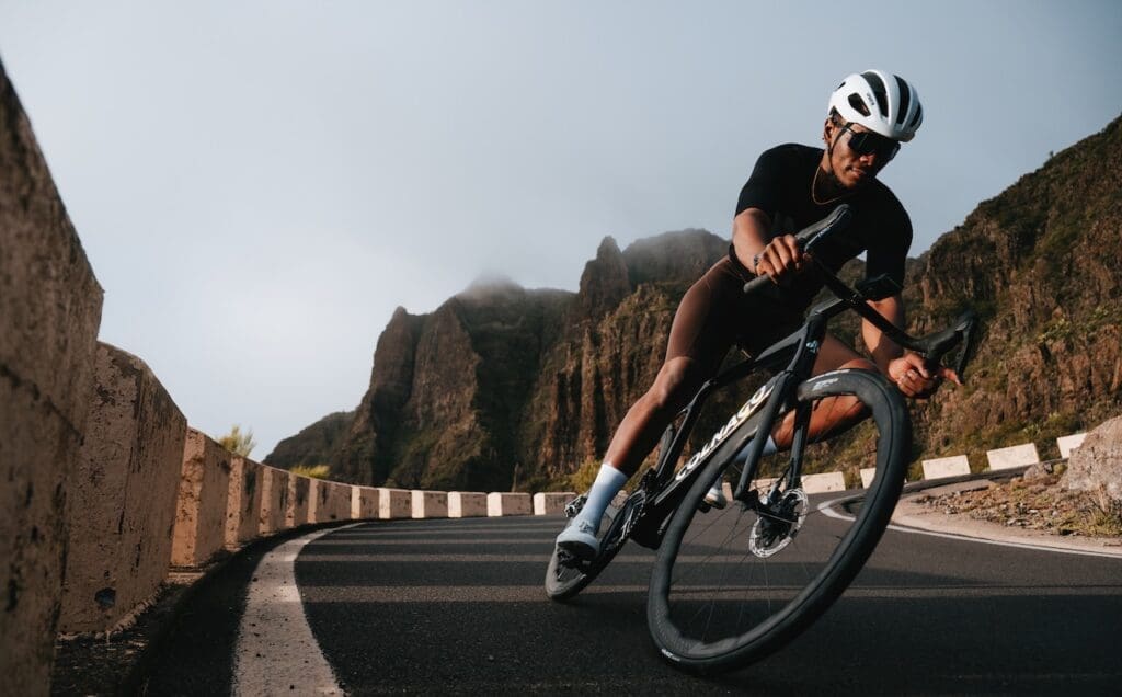 Les nouvelles roues Zipp 353 NSW et 303 SW sont munies d'un capteur de pression intégré