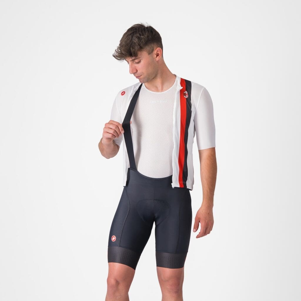 Castelli présente des tenues de vélos aux couleurs de l'AC Milan.