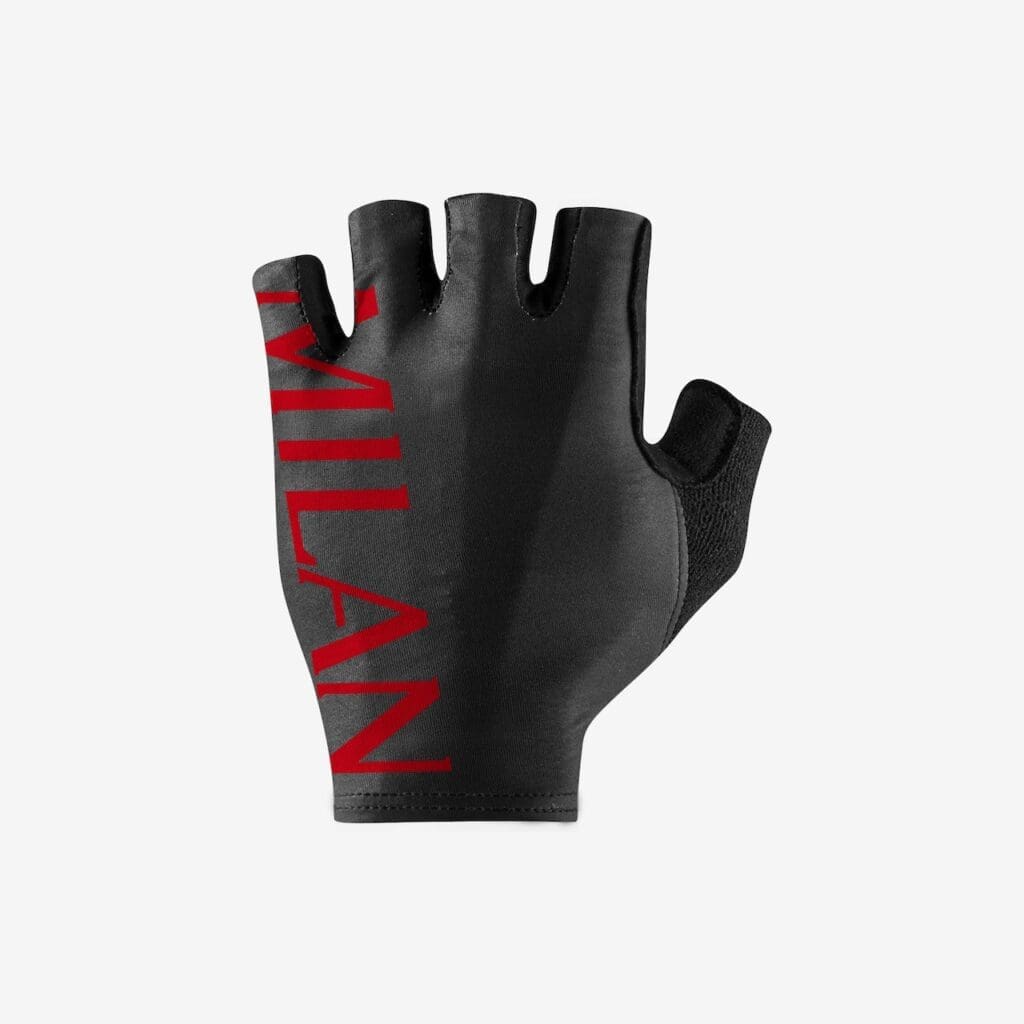 Castelli présente des tenues de vélos aux couleurs de l'AC Milan.