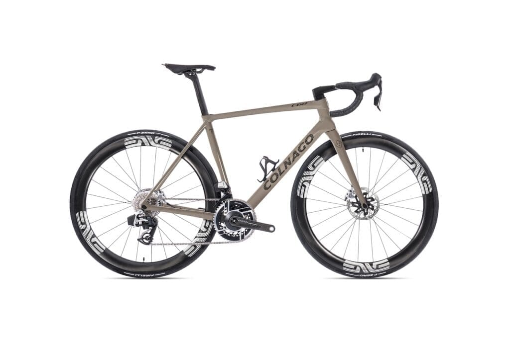 La collaboration Colnago C68 x Pas Normal Studios a débouché sur un C68 sobre et élégant