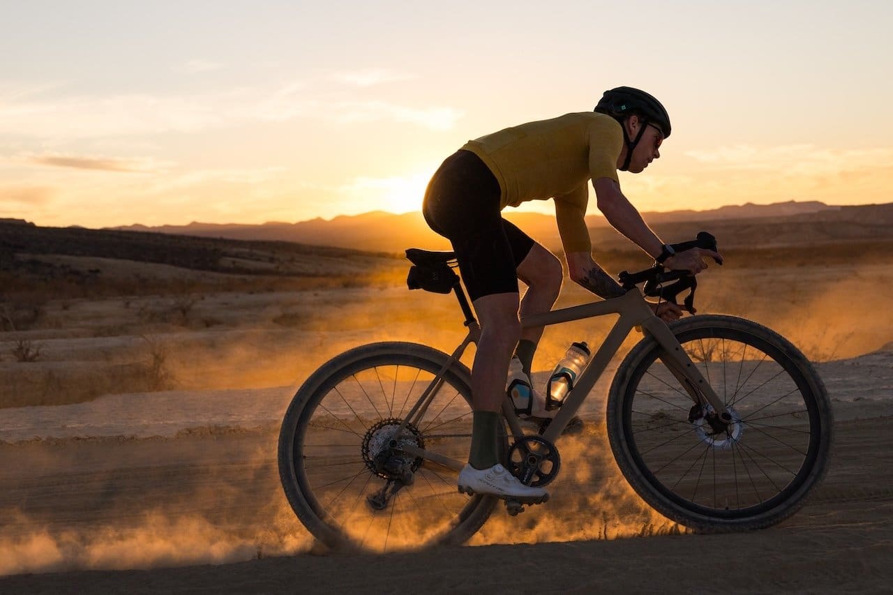 Nouveau dérailleur arrière Shimano GRX RX827