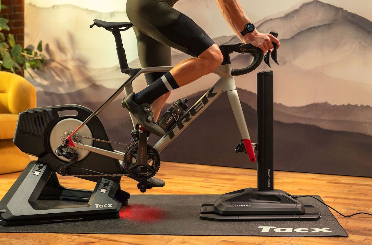 nouveau support Garmin Tacx Alpine pour simuler les pentes positifs et négatives