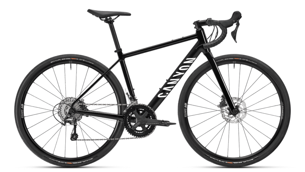 Canyon propose des vélos pour les jeunes cyclistes, les Endurace Young Hero et Ultimate CF Young Hero