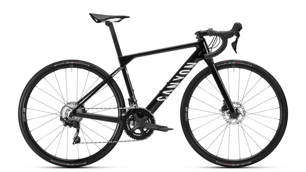 Canyon propose des vélos pour les jeunes cyclistes, les Endurace Young Hero et Ultimate CF Young Hero