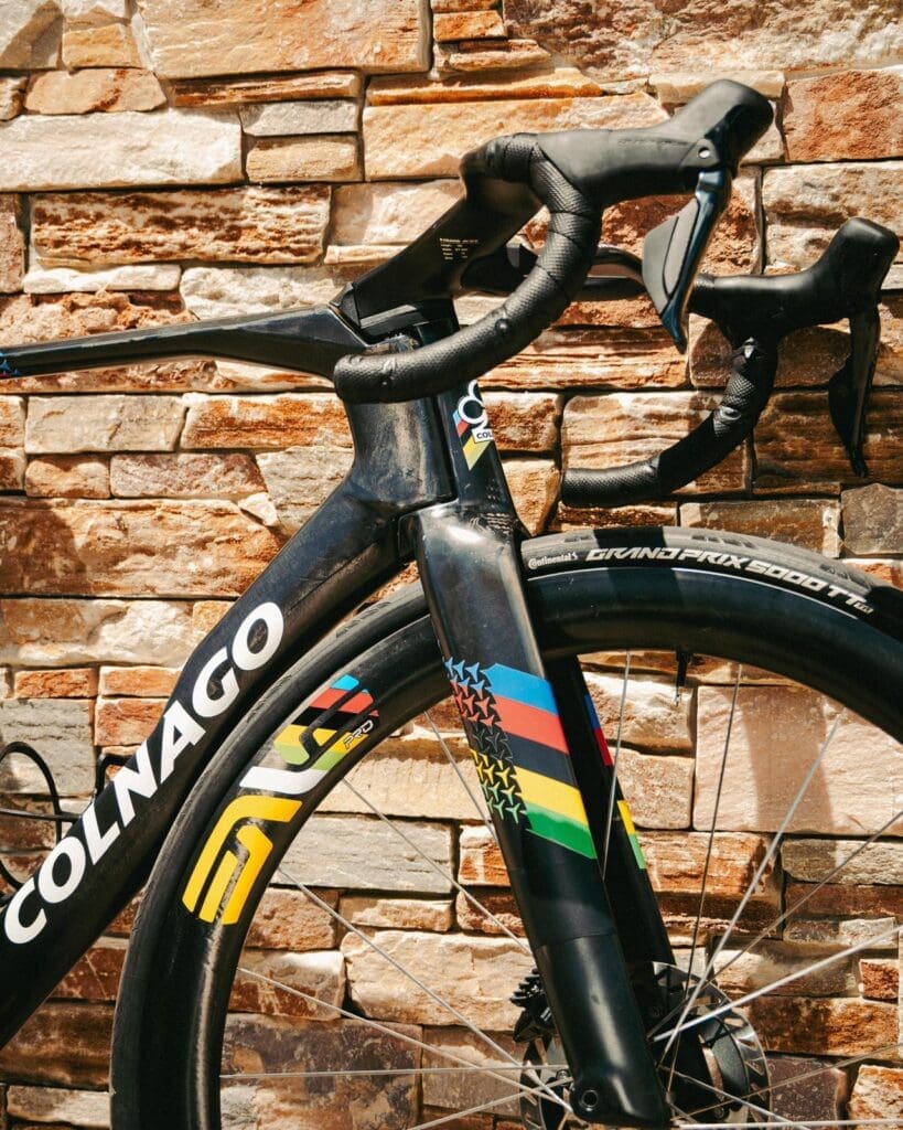 Le Colnago Y1Rs le v&eacute;lo pr&eacute;f&eacute;r&eacute; de Tadej Pogačar sur le Tour de France 2025