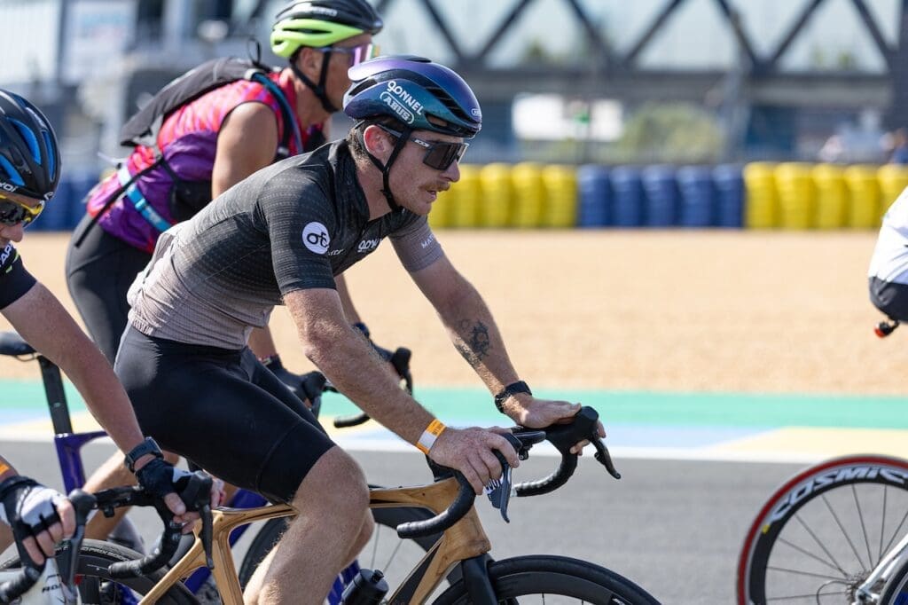 Le vélo en bois Gonnel Alliage en action sur les 24 h du Mans Vélo