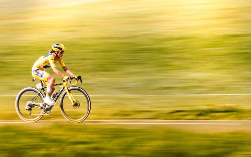Pauline Ferrand-Prévot en jaune et en Cervélo R5 Les vélos des équipes Pros 2026