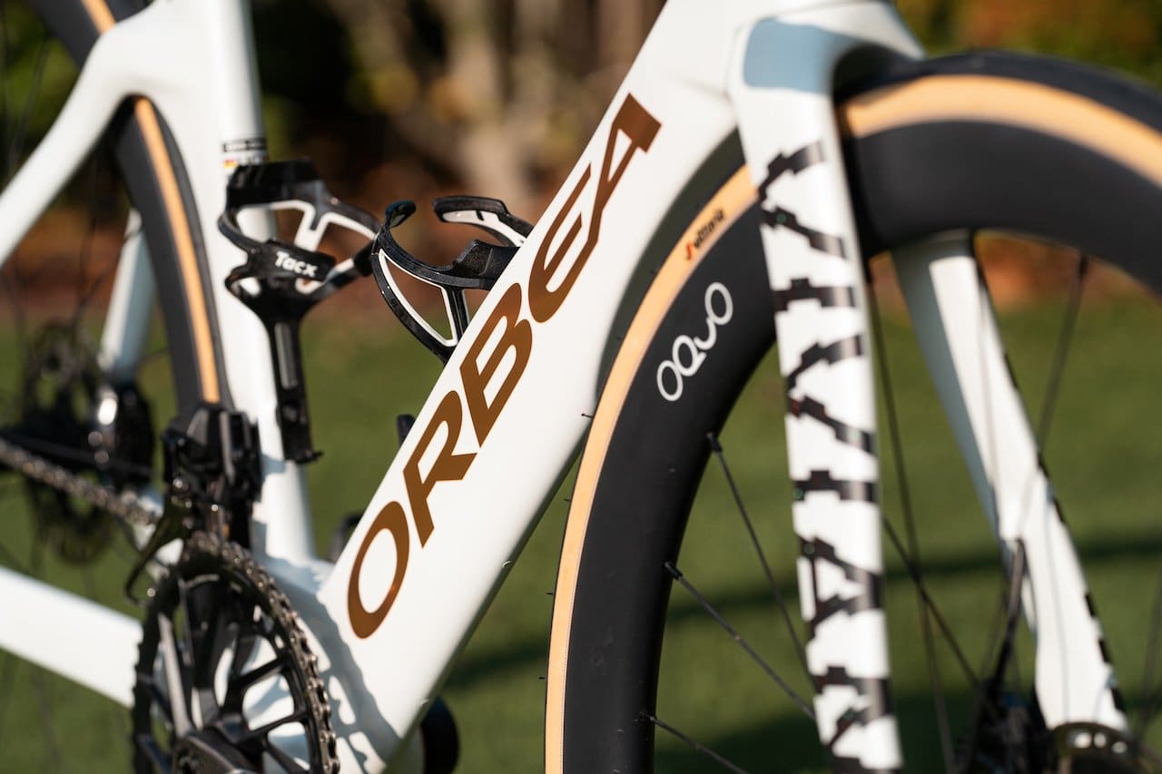 Elia Viviani reçoit un Orbea Orca Aero pour s afin de carrière - Dimensions  Vélo